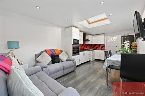 3 bedroom flat for sale, Bruce Road, London, NW10