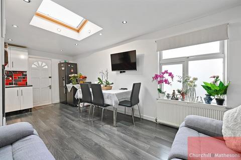 3 bedroom flat for sale, Bruce Road, London, NW10