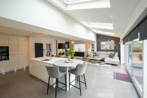 Idylwild Dipe Lane, East Boldon, NE36 0PH