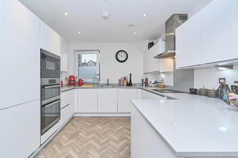 4 bedroom terraced house for sale, Lion Wharf, Old Isleworth