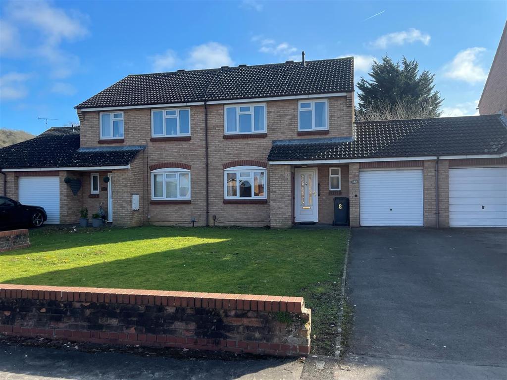 Voyce Close, Tuffley, Gloucester 3 bed semidetached house £135,000