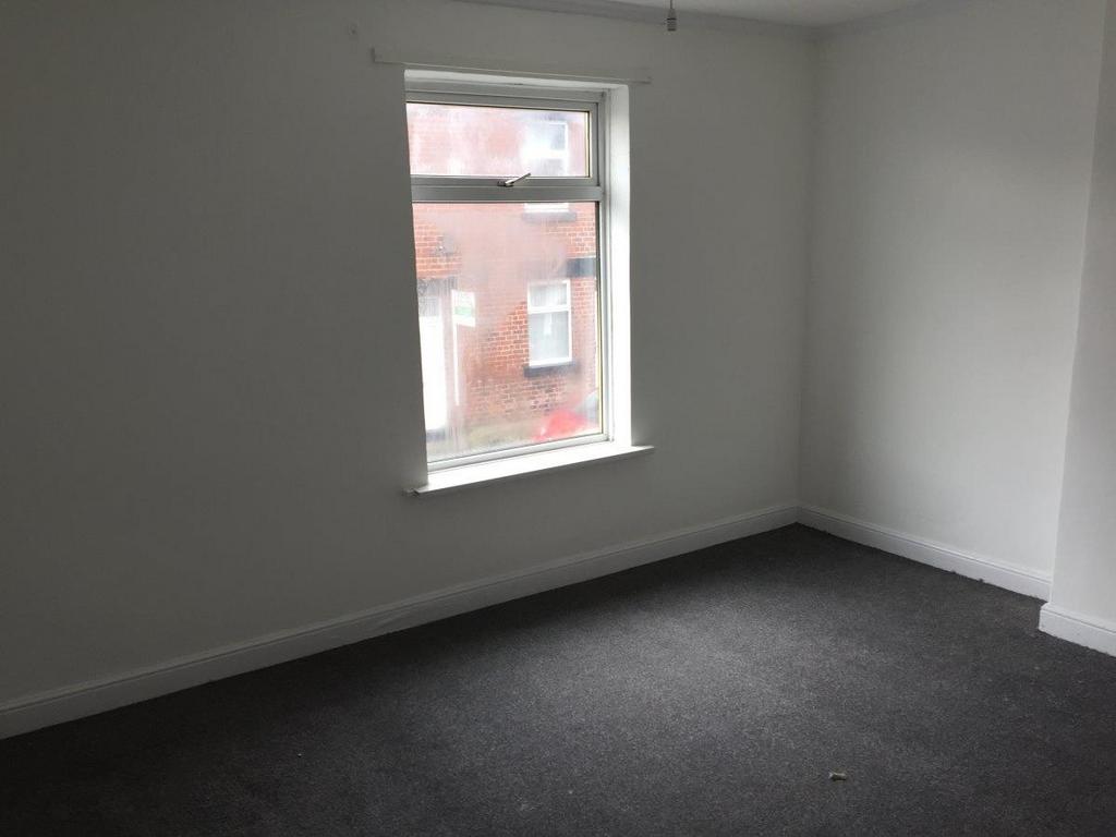 BEDROOM 1.jpg