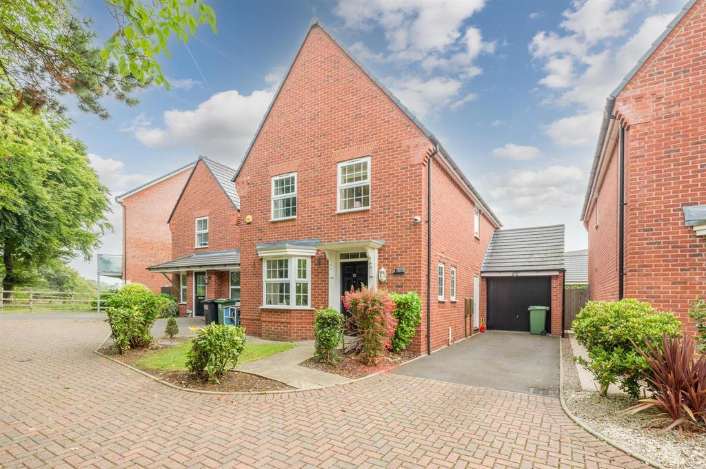 John Corbett Drive, Stourbridge, DY8 4BW 4 bed detached house - £400,000