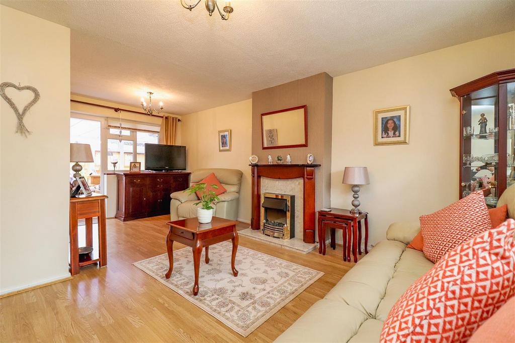 Pinecroft Way, Needham Market, Ipswich 2 bed detached bungalow for sale