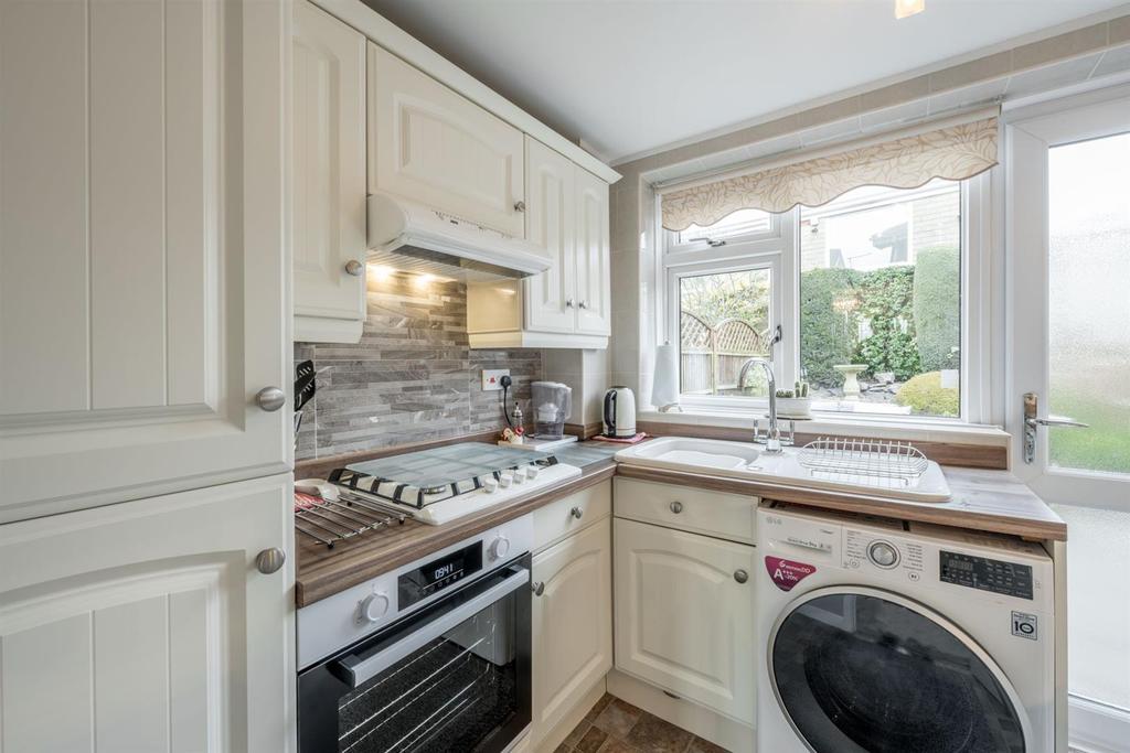 Stamford Road, Brierley Hill, DY5 2PZ 3 bed semidetached house £225,000