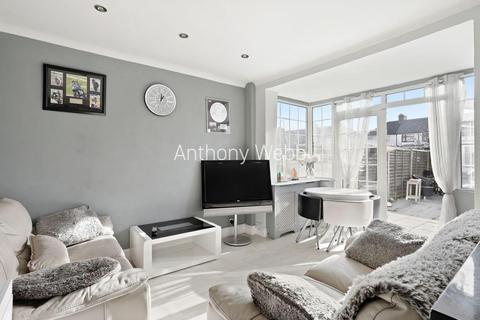 39 Pembroke Road, London, N13 5NR