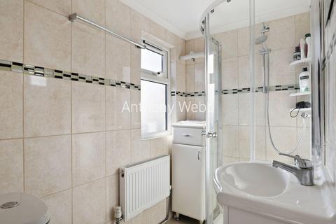 39 Pembroke Road, London, N13 5NR