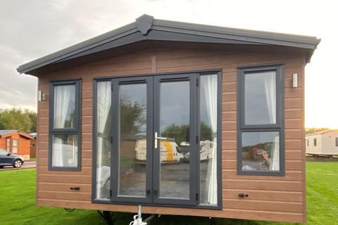 2 bedroom lodge for sale, Felmoor Holiday Park