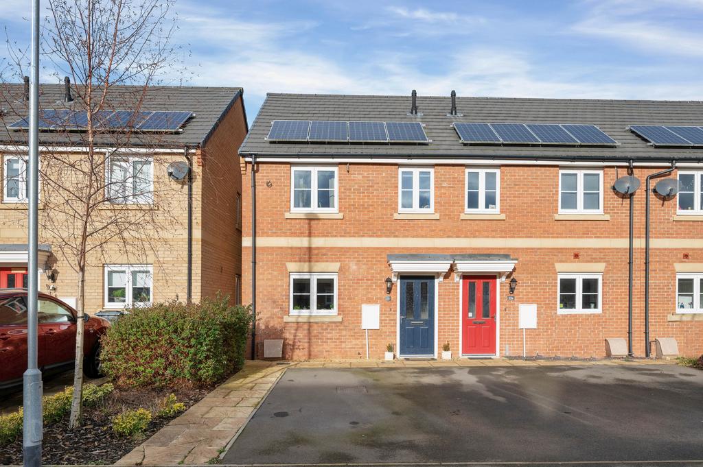 Hetterley Drive, Barleythorpe 3 bed end of terrace house £230,000
