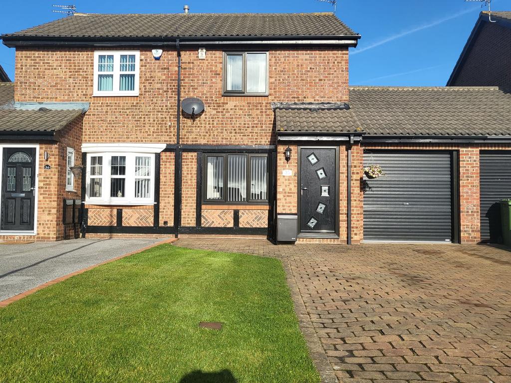 Fareham Grove, Boldon Colliery... 2 bed semidetached house £174,995