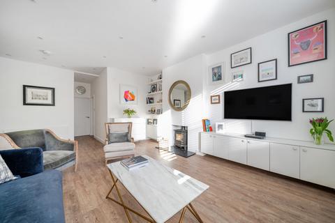 3 bedroom apartment for sale, Lymington Road, West Hampstead, London, NW6