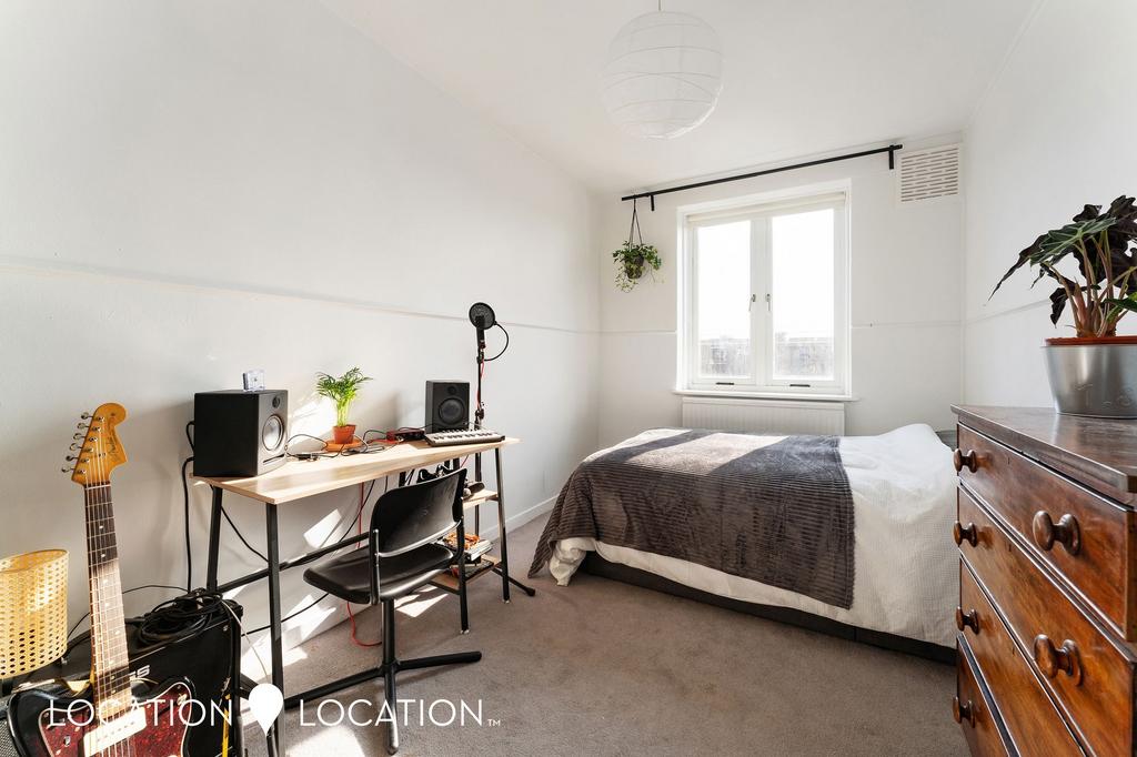 Warwick Grove, Wigan House Warwick Grove, E5 2 bed apartment £350,000