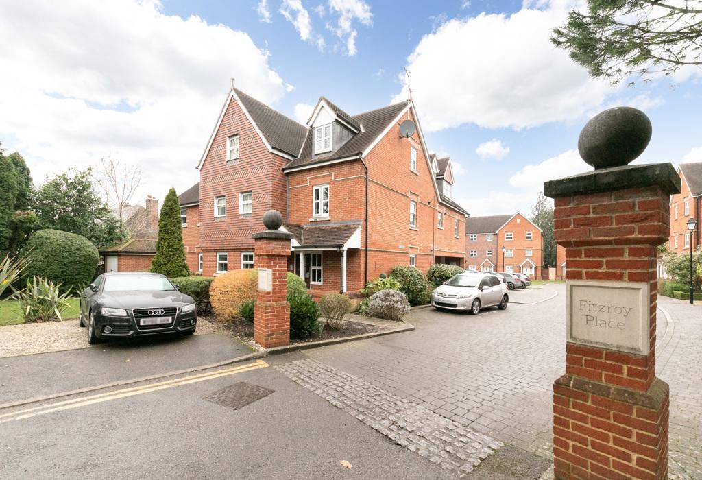Fitzroy Place, Berwick Lodge, Reigate, Surrey RH2 7AS 2 bed flat for