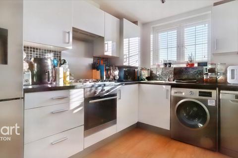 8 Claypool Lane, Nuneaton, CV10 9FT