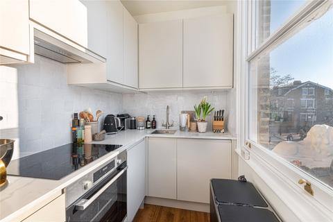 1 bedroom apartment to rent, Trinity Road, SW17