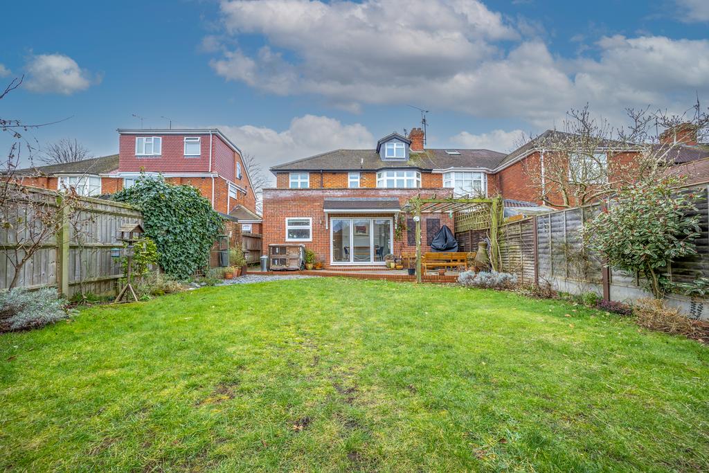 The Drive, Earley, Reading, RG6 1EG 4 bed semi-detached house - £600,000