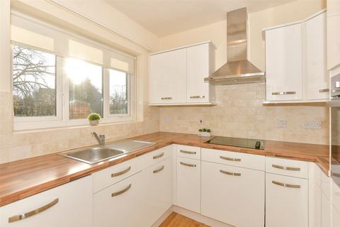 1 bedroom ground floor flat for sale, Broomstick Hall Road, Waltham Abbey, Essex