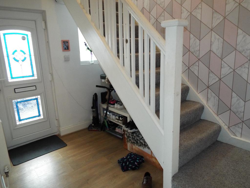 25 Moorside Road, West Cross, Swansea, SA3 5EY 3 bed semidetached house for sale £349,950