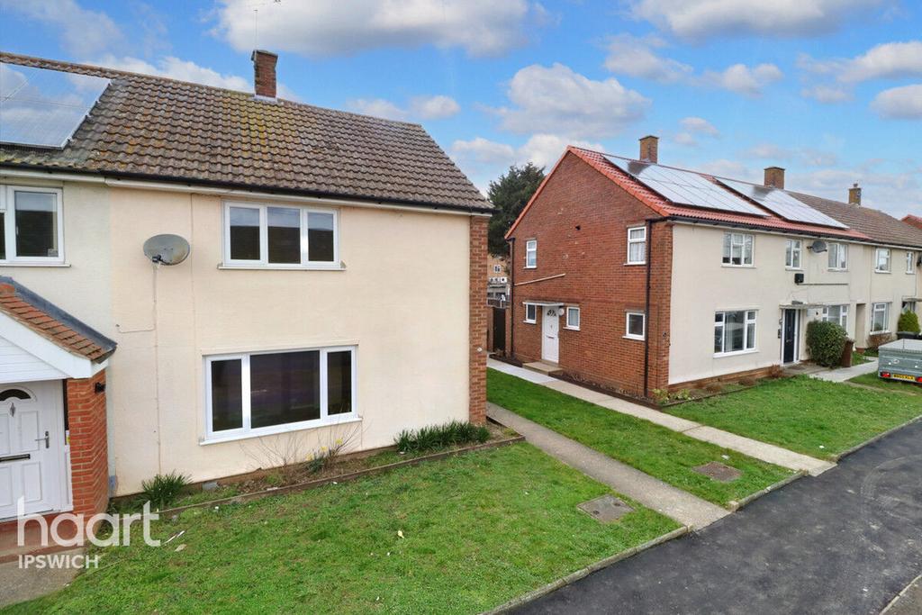 Sheldrake Drive, Ipswich 3 bed end of terrace house £200,000