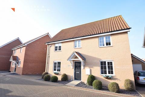 4 bedroom detached house for sale, Cleave Close, Clacton-on-Sea