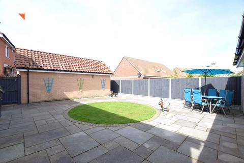 17 Cleave Close, Clacton-on-sea, CO16 8GQ