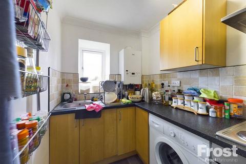 1 bedroom apartment to rent - Maynard Court, Rosefield Road, Staines-Upon-Thames, Middlesex, TW18