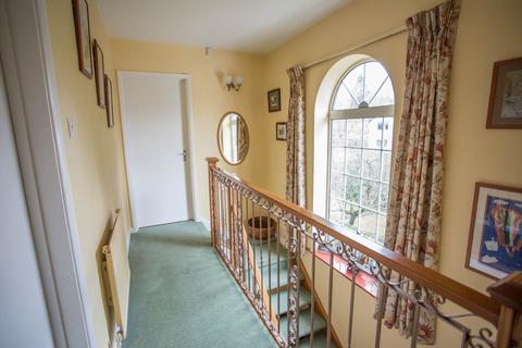 21 Llanvair Drive, Ascot, SL5 9HS