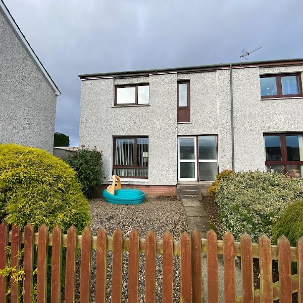 Beech Court, Alyth, Perthshire, PH11 3 bed terraced house £700 pcm (£