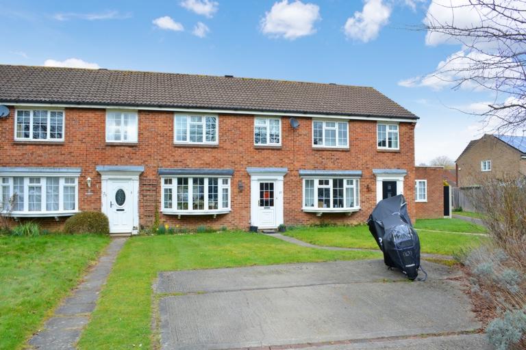 Tanyard Way, Horley, RH6 3 bed house £375,000