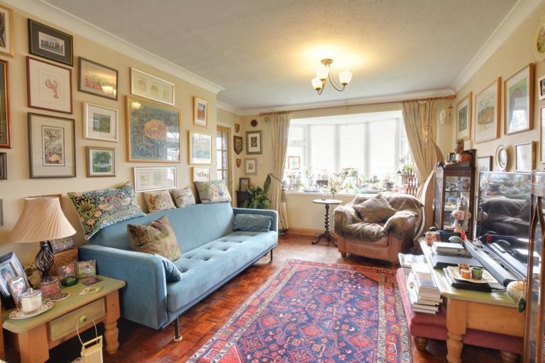 Tanyard Way, Horley, RH6 3 bed house £375,000