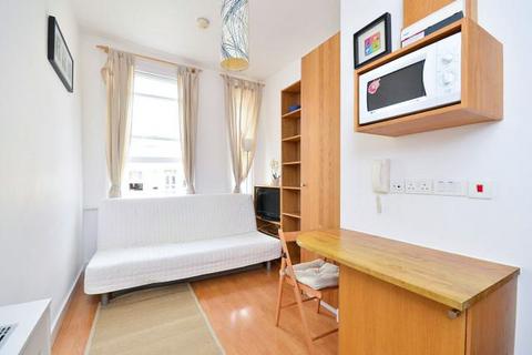 Studio to rent, Fairholme Road, West Kensington, London, W14