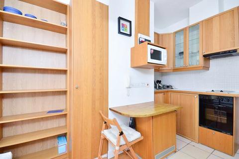 Studio to rent, Fairholme Road, West Kensington, London, W14