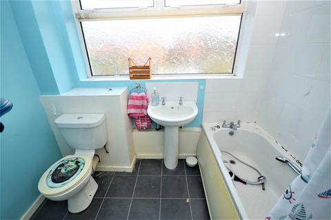 8 Heron Drive, South Shields, NE33 1LN