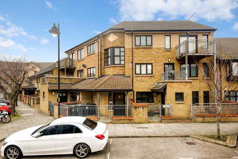 83 Walnut Road, London, E10 5TR