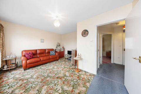 83 Walnut Road, London, E10 5TR
