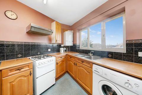 83 Walnut Road, London, E10 5TR