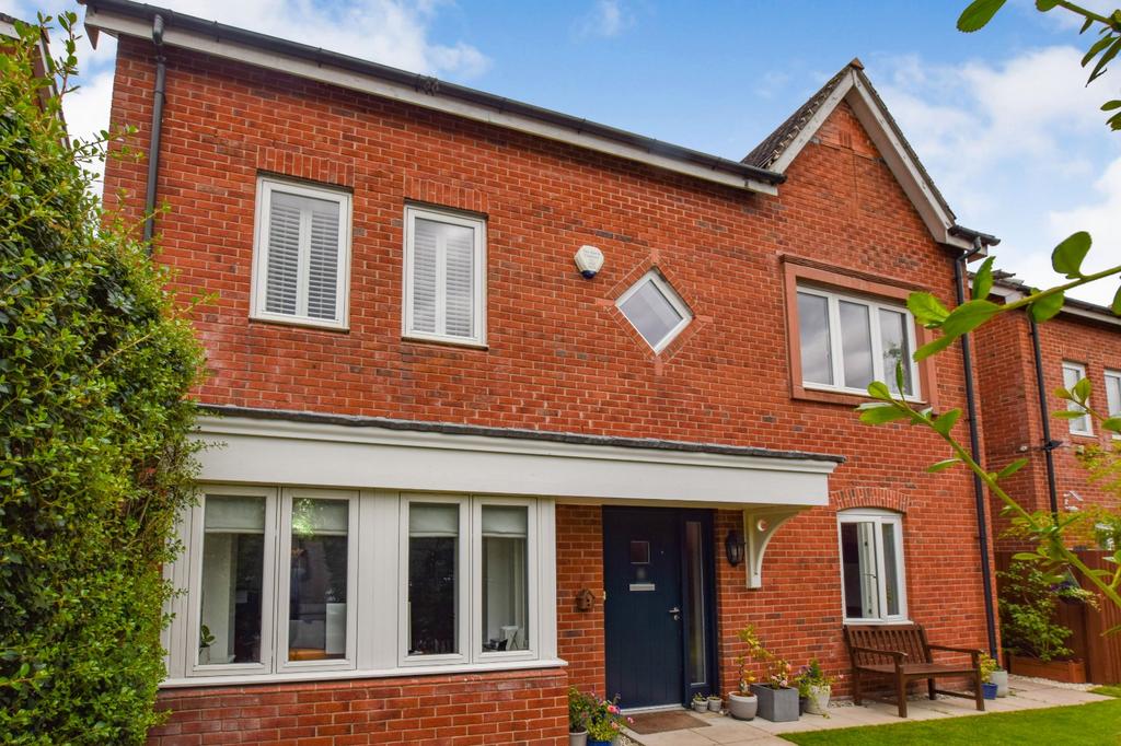 Robin Road, Stamford Brook, Timperley, Altrincham, WA14 4 bed detached