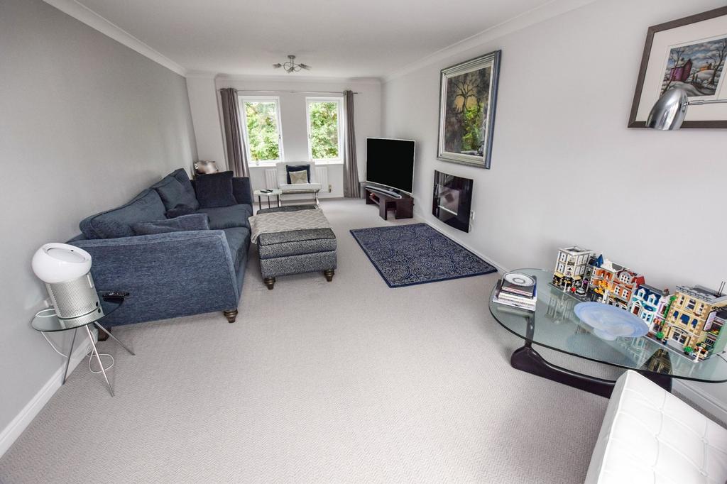 Robin Road, Stamford Brook, Timperley, Altrincham, WA14 4 bed detached