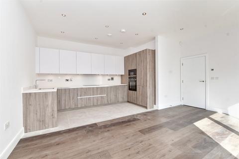 3 bedroom apartment for sale, The Edge, Old Lodge Lane, Purley, Surrey