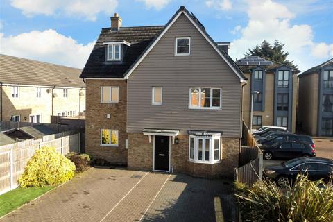 5 bedroom detached house for sale - Woodland Road, Chigwell, Essex