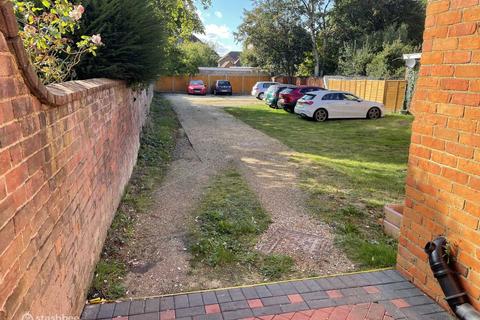 Parking to rent, Bulmershe Road, Reading RG1