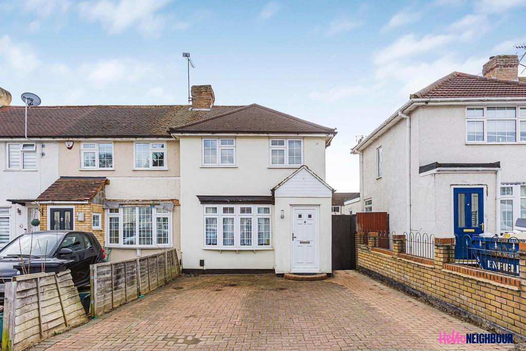 Endeavour Road, Cheshunt, EN8 3 bed end of terrace house £1,650 pcm