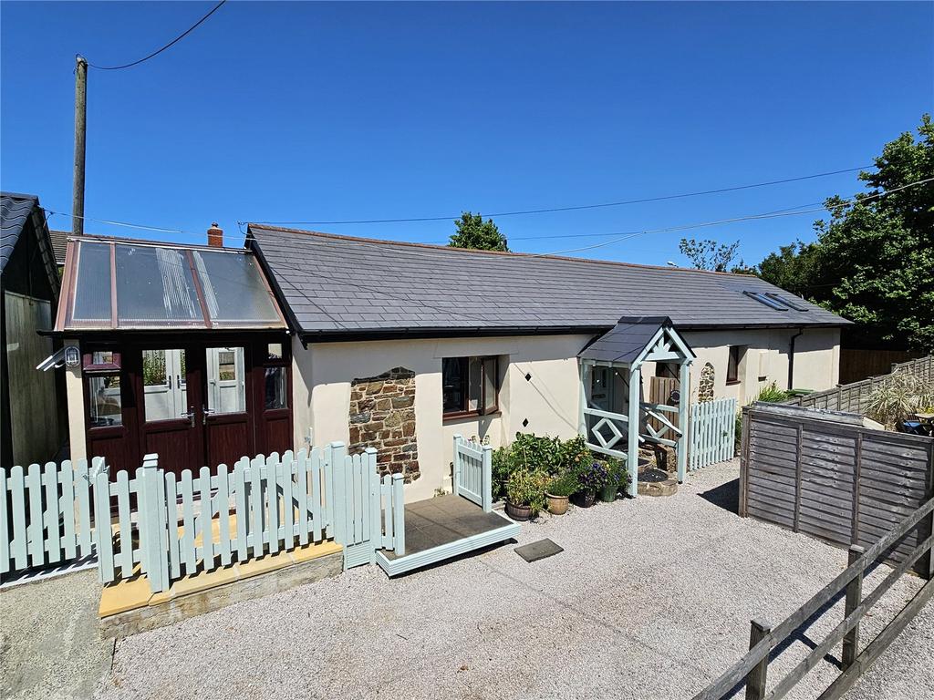 Torrington, Devon 2 bed bungalow for sale £280,000