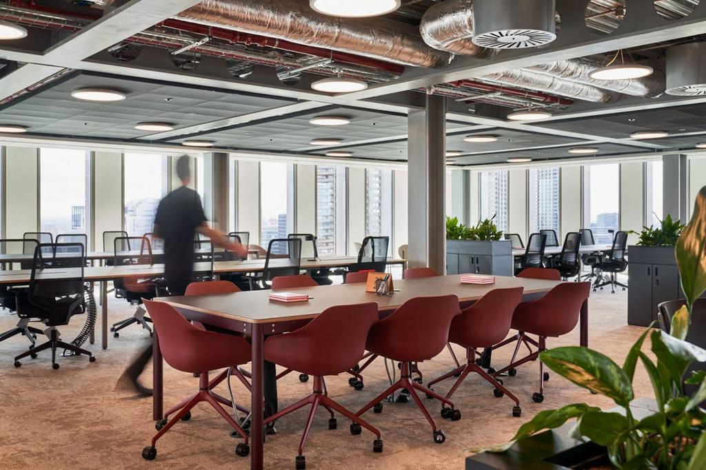 Level 18 - Hot Desking