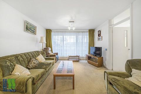 2 bedroom flat for sale, London House, Canons Corner, Edgware, Greater London. HA8 8AX