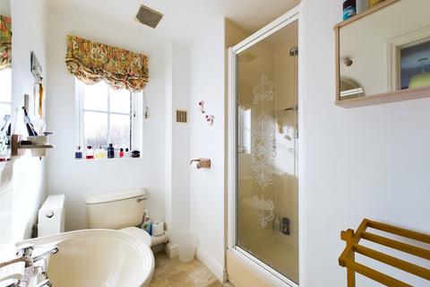 8 Arkendale Drive, Hardwicke, Gloucester, GL2 4JA