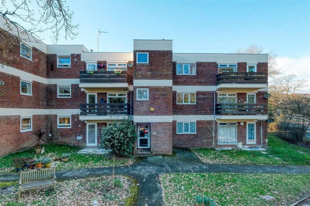 Southcrest Gardens, Southcrest, Redditch B97 4JW 1 bed flat £110,000