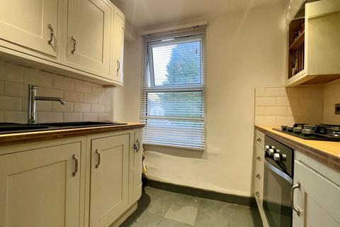 2 bedroom apartment for sale, Kings Avenue, Central Watford, WD18