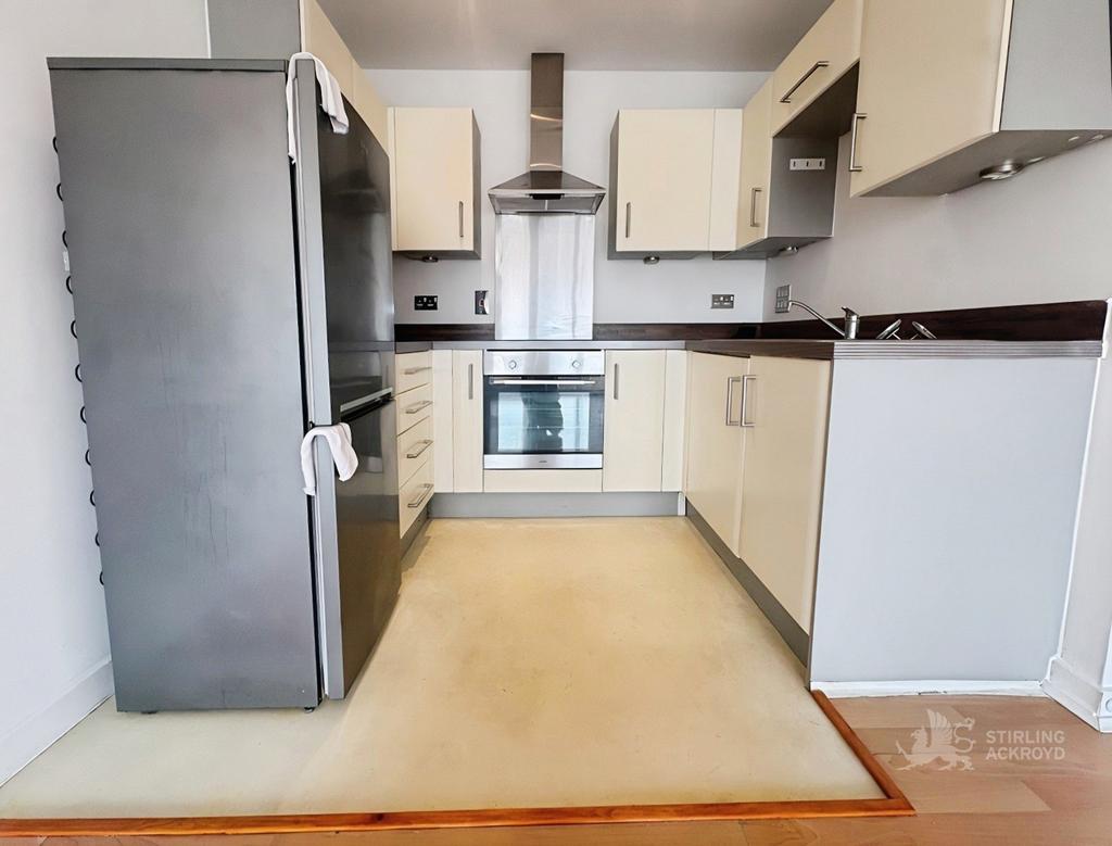 Apartment in Croydon - View 3