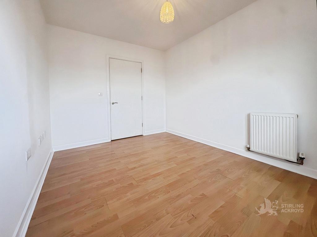 Apartment in Croydon - View 5